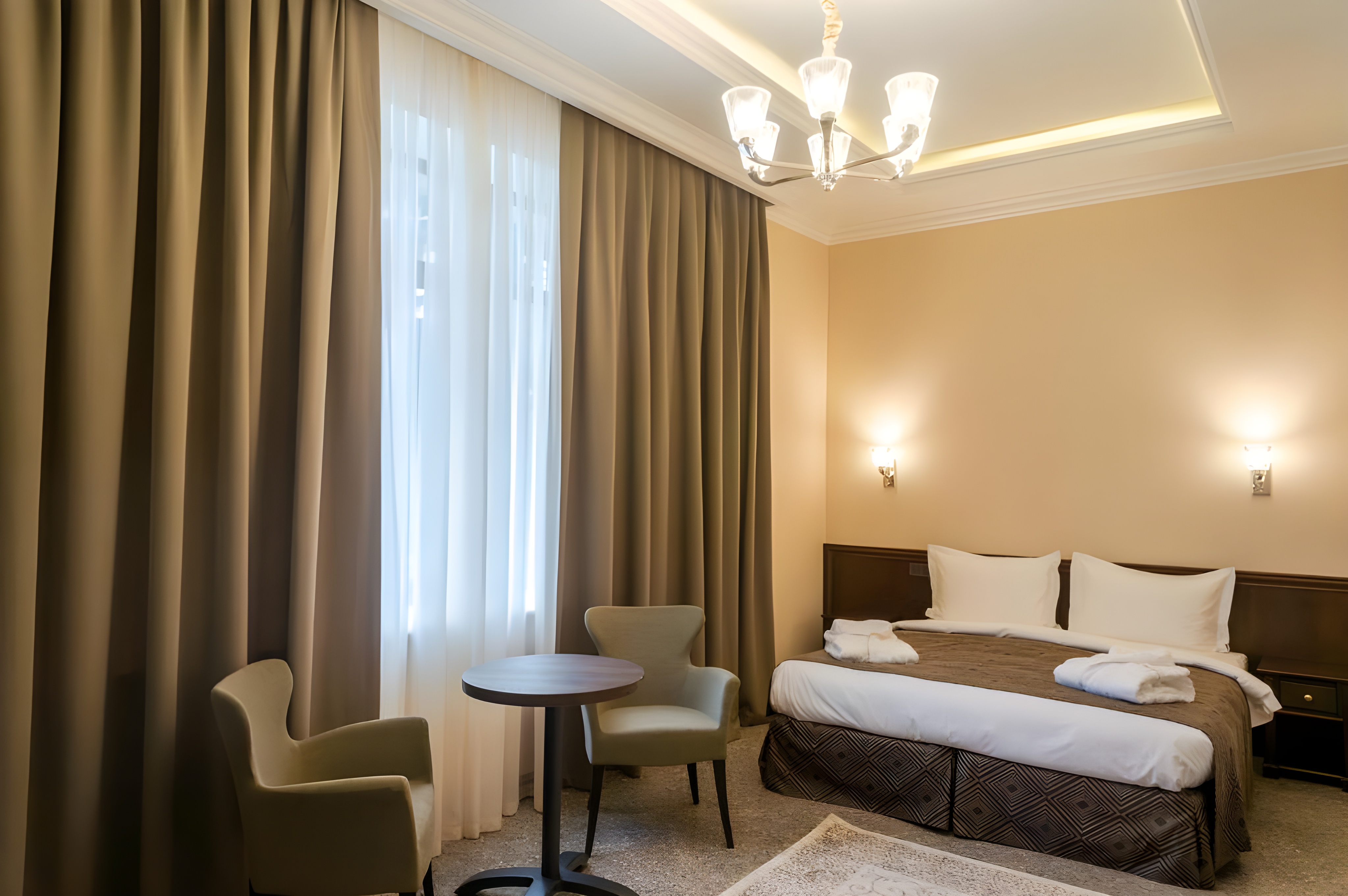 Royal Plus Hotel