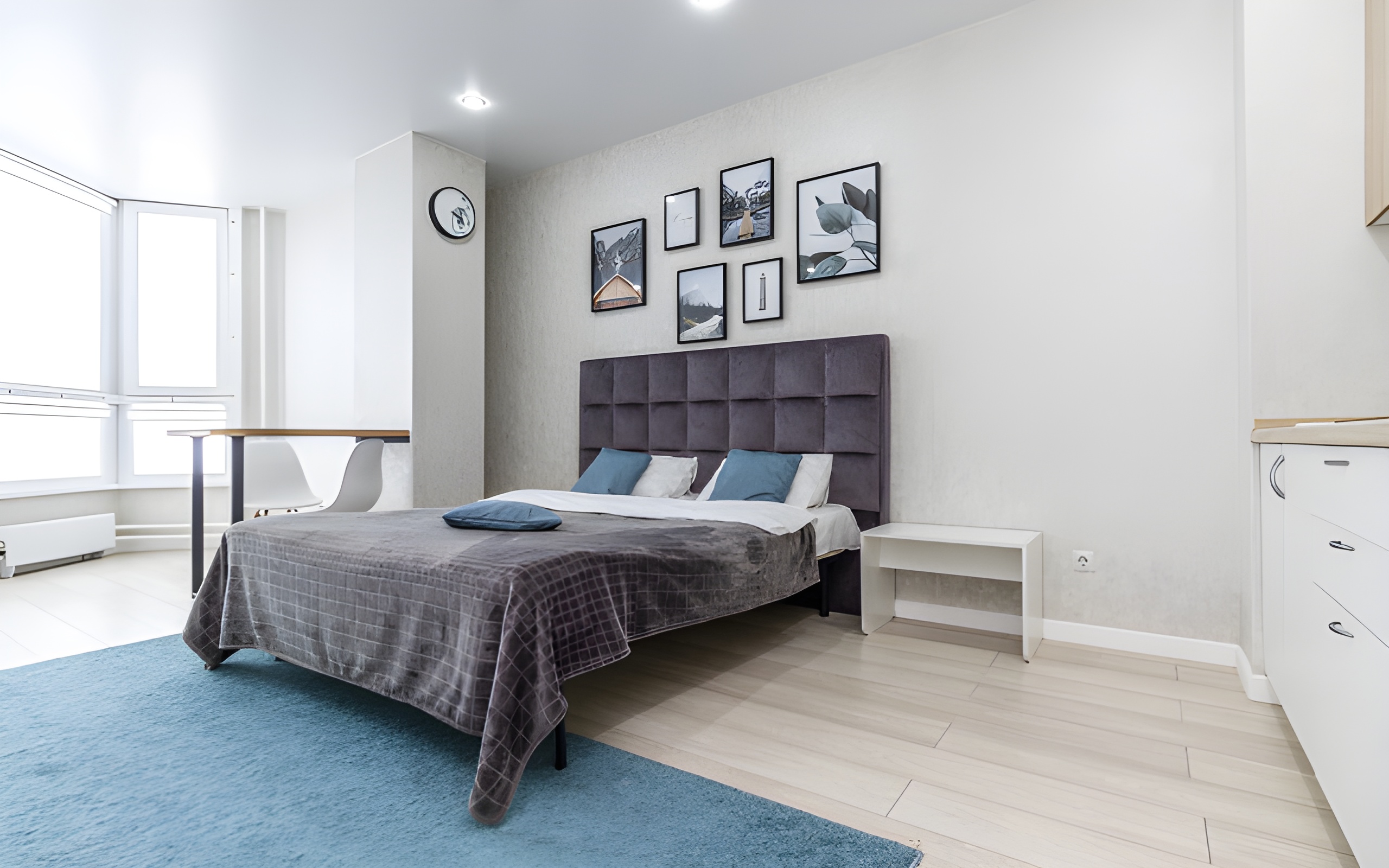 Apartamenty Divan-Krovat' na beregu reki s potrasausim vidom