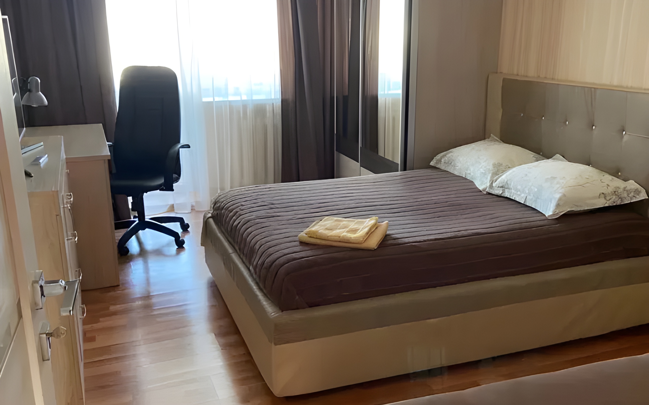 Apartamenty dvuhkomnatnye Sempl na Neftannikov 50